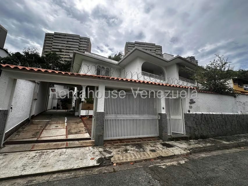 Casa (Multipes Niveles) en Venta en Colinas de Santa Monica, Distrito Metropolitano - 40