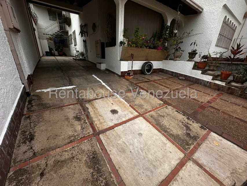 Casa (Multipes Niveles) en Venta en Colinas de Santa Monica, Distrito Metropolitano - 44