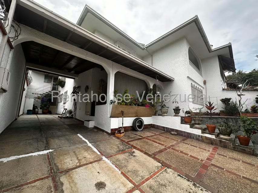 Casa (Multipes Niveles) en Venta en Colinas de Santa Monica, Distrito Metropolitano - 45