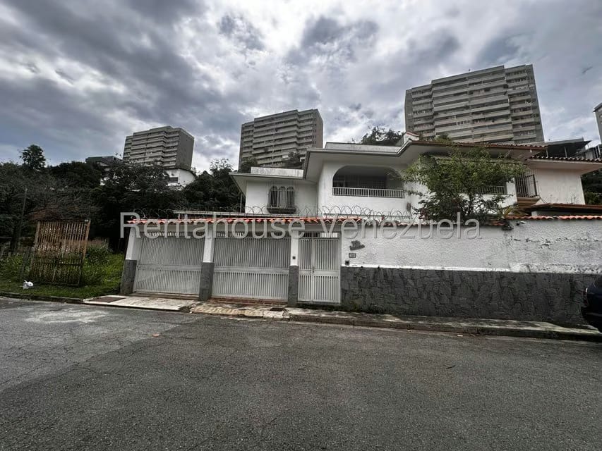 Casa (Multipes Niveles) en Venta en Colinas de Santa Monica, Distrito Metropolitano - 46