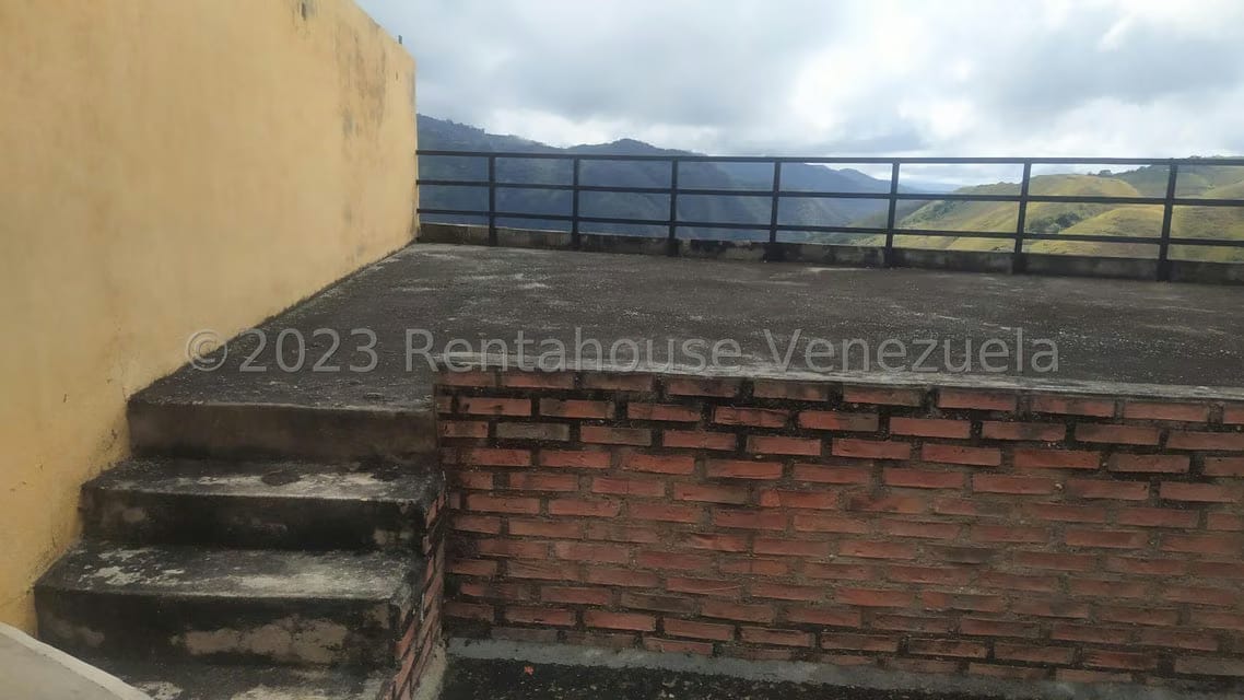 Casa (Multipes Niveles) en Venta en Colinas de Caicaguana, Distrito Metropolitano - 28
