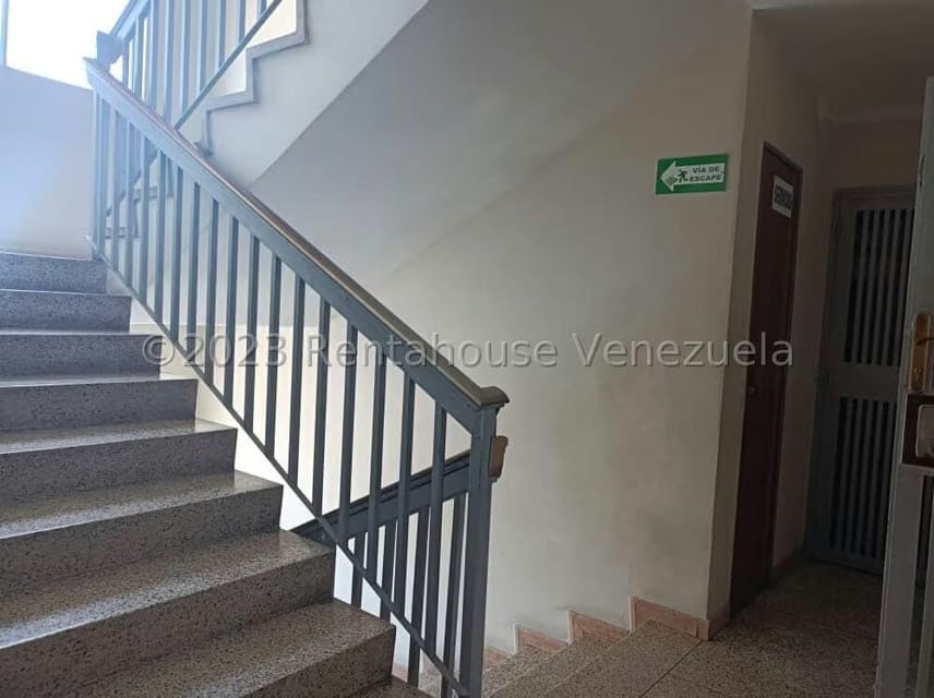 Comercial (Consultorio Medico) en Alquiler en Avenida Bolivar Norte, Carabobo - 4