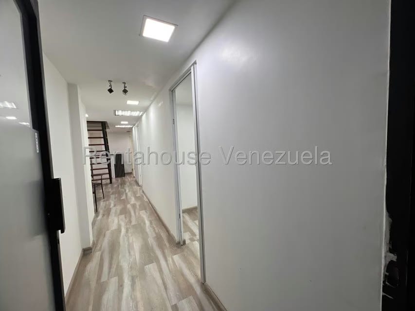 Comercial (Local Comercial) en Venta en La Castellana, Distrito Metropolitano - 2