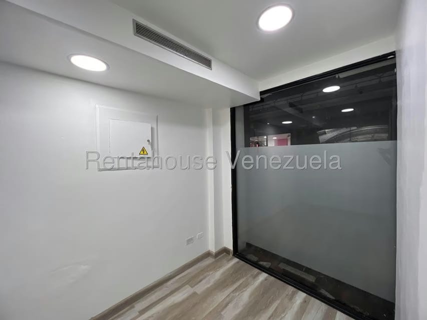 Comercial (Local Comercial) en Venta en La Castellana, Distrito Metropolitano - 4