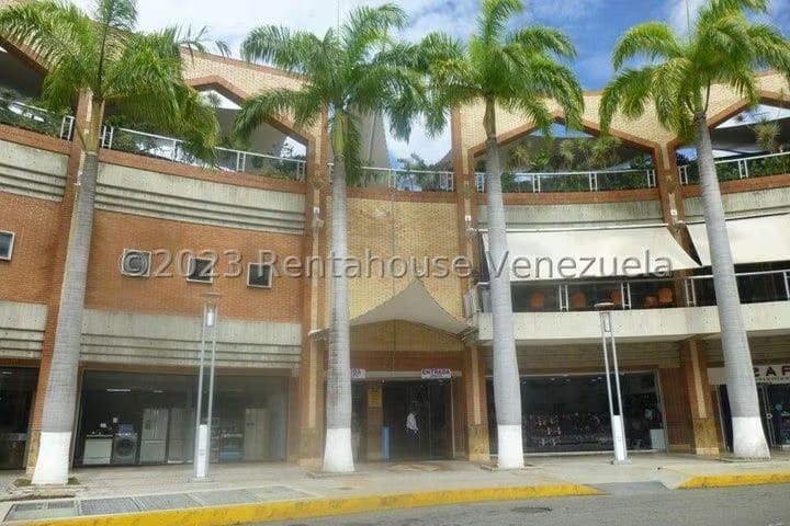 LOCAL COMERCIAL EN VENTA – YENNIEF ROJAS