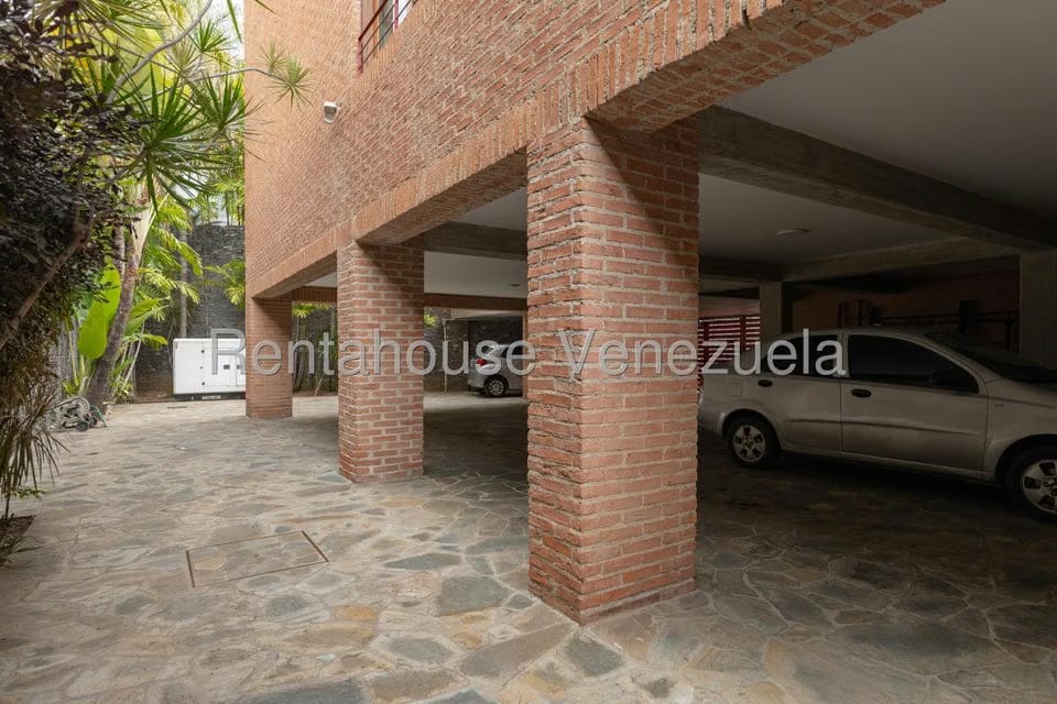 Casa (Multipes Niveles) en Venta en Los Chorros, Distrito Metropolitano - 111