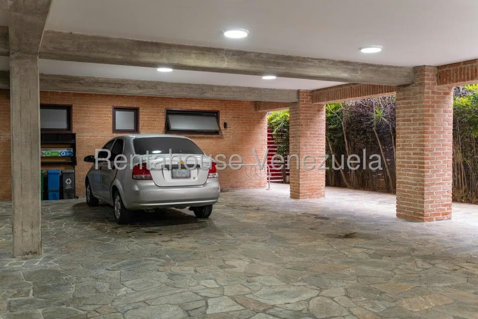 Casa (Multipes Niveles) en Venta en Los Chorros, Distrito Metropolitano - 113