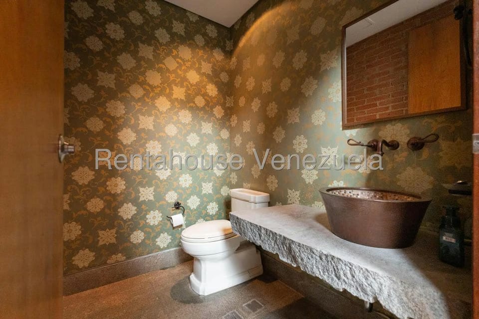 Casa (Multipes Niveles) en Venta en Los Chorros, Distrito Metropolitano - 36