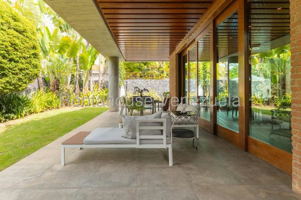 Casa (Multipes Niveles) en Venta en Los Chorros, Distrito Metropolitano - 38