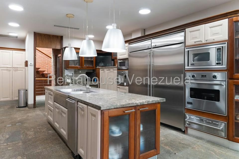 Casa (Multipes Niveles) en Venta en Los Chorros, Distrito Metropolitano - 39