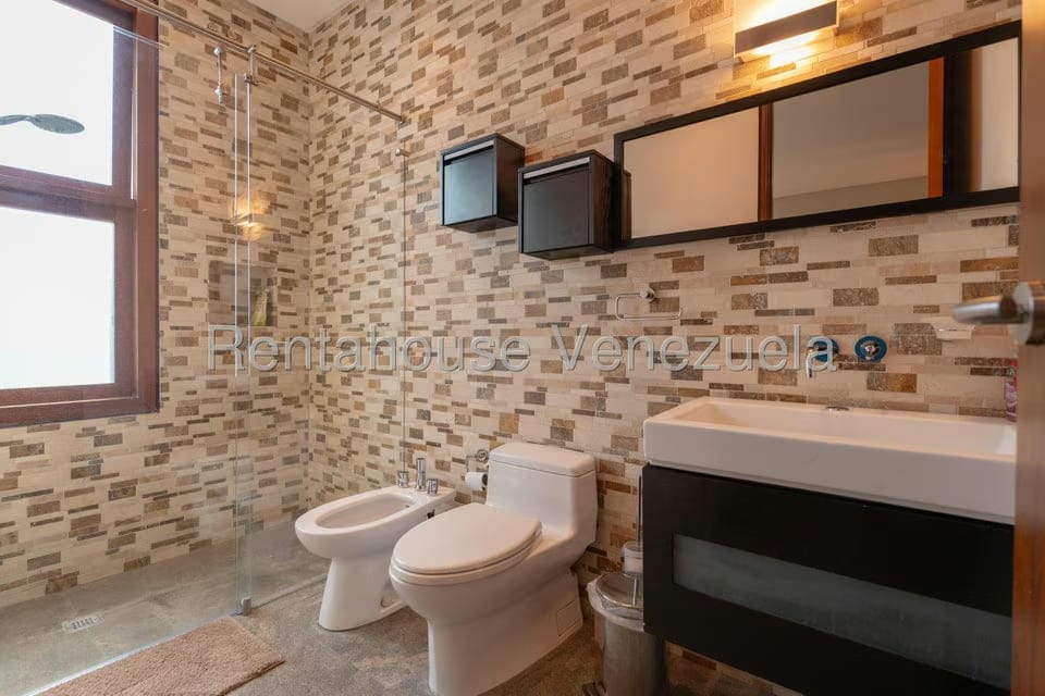 Casa (Multipes Niveles) en Venta en Los Chorros, Distrito Metropolitano - 61