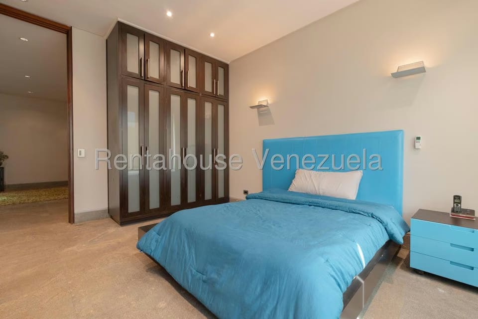 Casa (Multipes Niveles) en Venta en Los Chorros, Distrito Metropolitano - 64