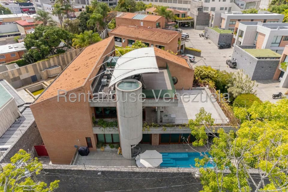 Casa (Multipes Niveles) en Venta en Los Chorros, Distrito Metropolitano - 8