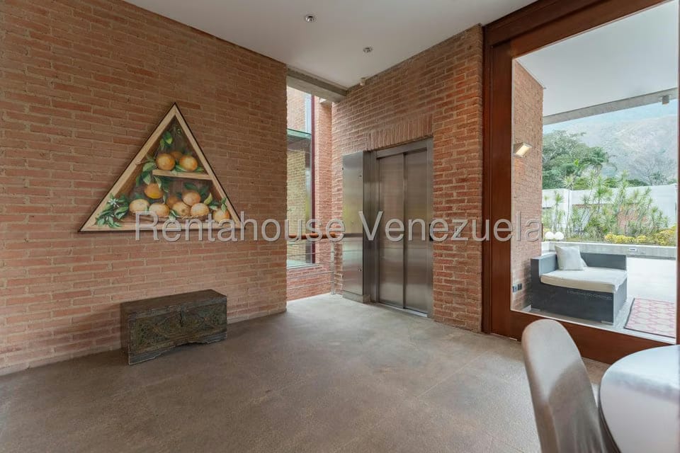 Casa (Multipes Niveles) en Venta en Los Chorros, Distrito Metropolitano - 86