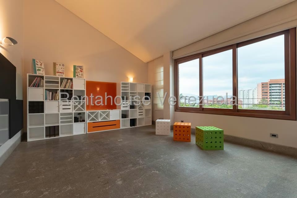 Casa (Multipes Niveles) en Venta en Los Chorros, Distrito Metropolitano - 92