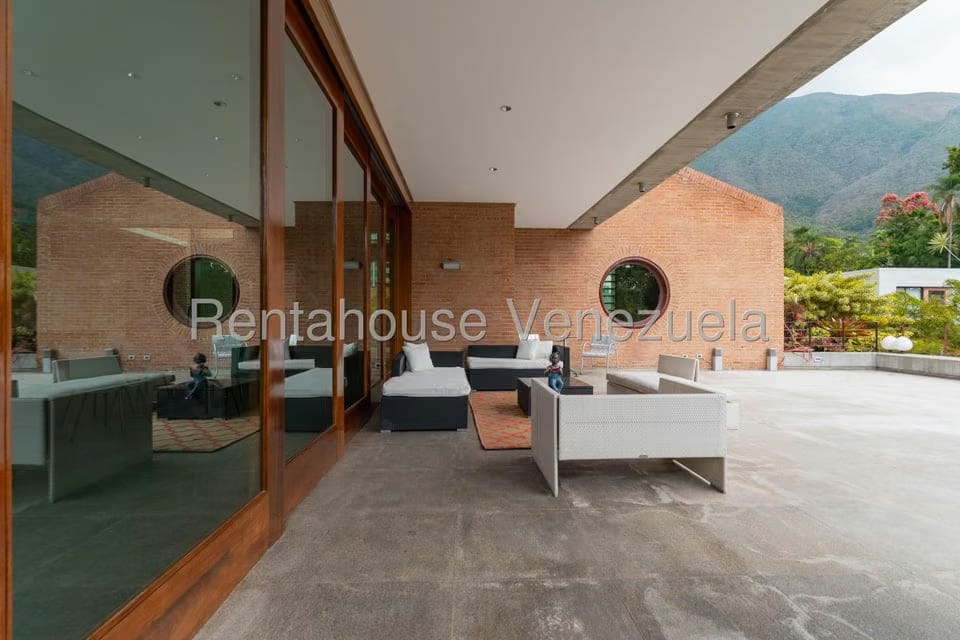 Casa (Multipes Niveles) en Venta en Los Chorros, Distrito Metropolitano - 93