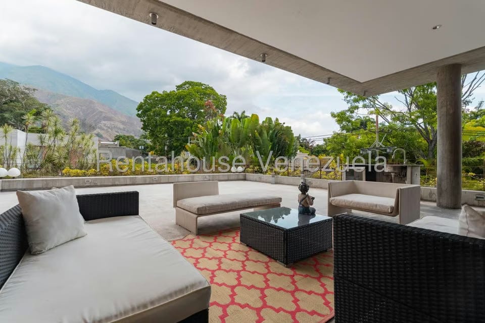 Casa (Multipes Niveles) en Venta en Los Chorros, Distrito Metropolitano - 95