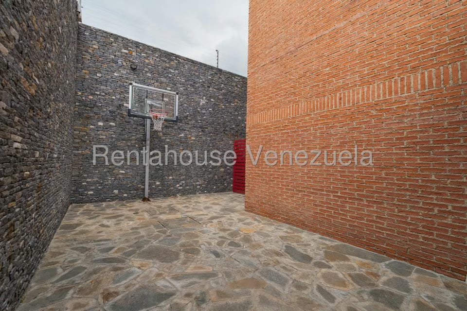 Casa (Multipes Niveles) en Venta en Los Chorros, Distrito Metropolitano - 99