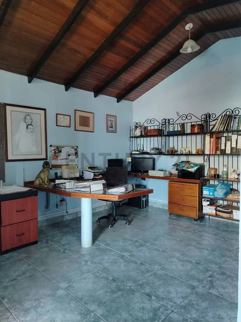 Gran local comercial en la Avenida Gran Mariscal de Cumaná - 4