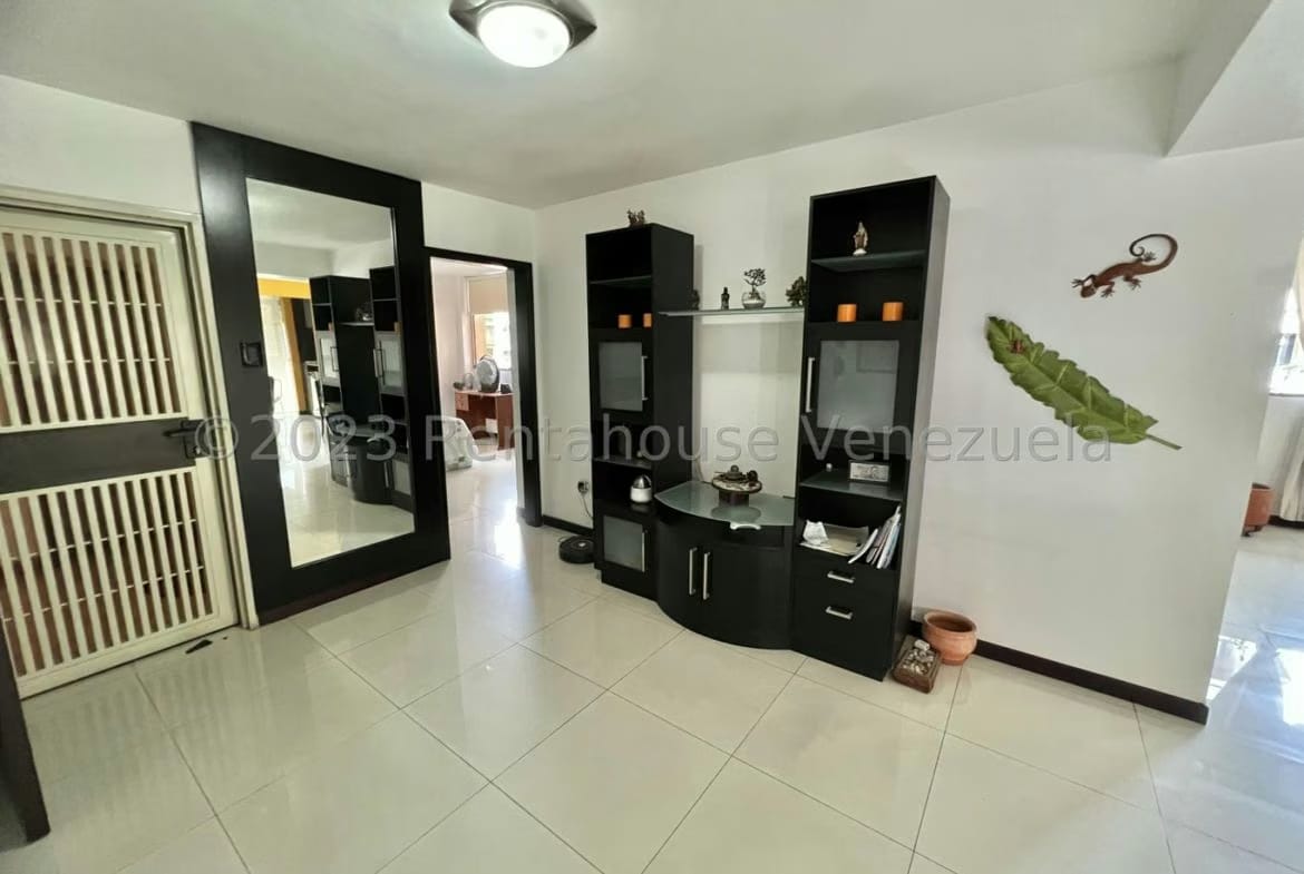 APARTAMENTO EN VENTA SELENE MARIN MLS#23-33863 - 2