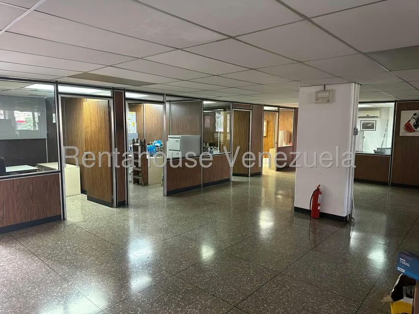 Comercial (Local Comercial) en Alquiler en La Trinidad, Distrito Metropolitano - 13