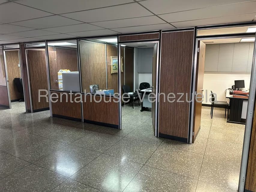 Comercial (Local Comercial) en Alquiler en La Trinidad, Distrito Metropolitano - 21