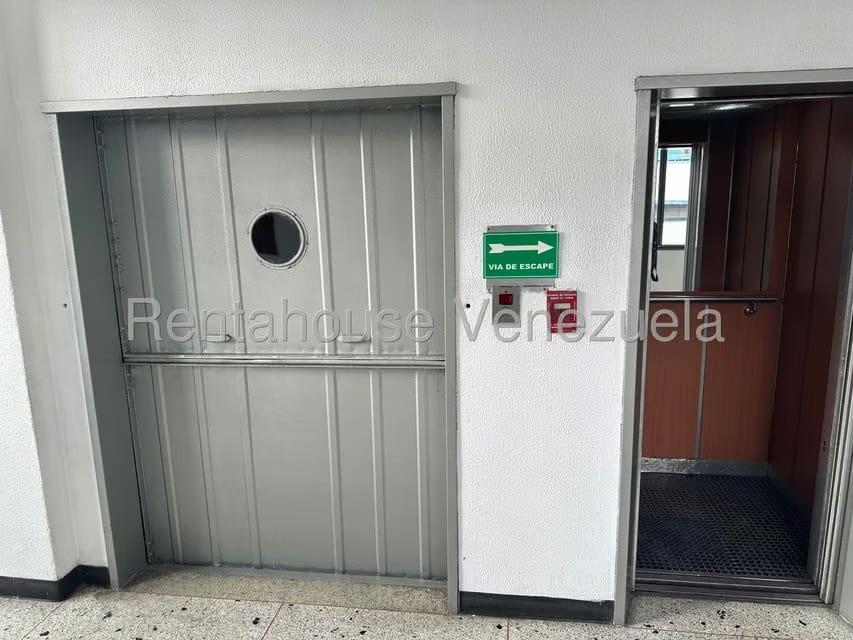 Comercial (Local Comercial) en Alquiler en La Trinidad, Distrito Metropolitano - 24