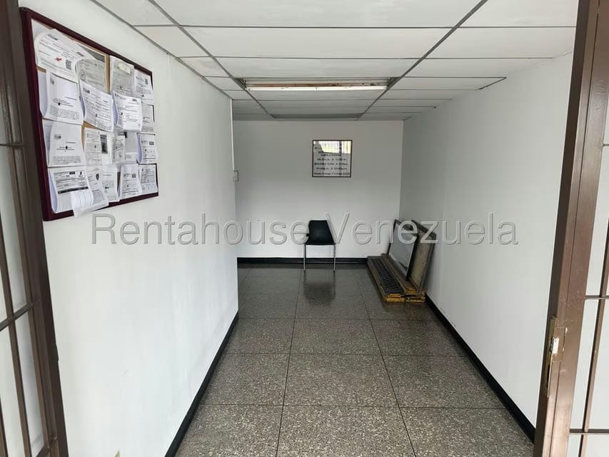 Comercial (Local Comercial) en Alquiler en La Trinidad, Distrito Metropolitano - 9