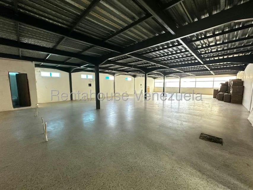 Comercial (Local Comercial) en Alquiler en Parroquia Concepcion, Lara - 28