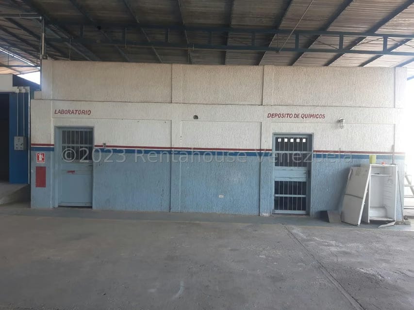 Comercial (Galpon - Deposito) en Alquiler en La 'L', Zulia - 12
