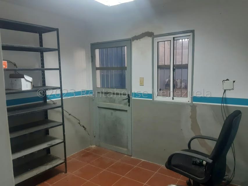 Comercial (Galpon - Deposito) en Alquiler en La 'L', Zulia - 4