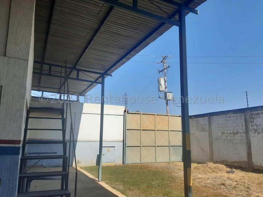 Comercial (Galpon - Deposito) en Alquiler en La 'L', Zulia - 8