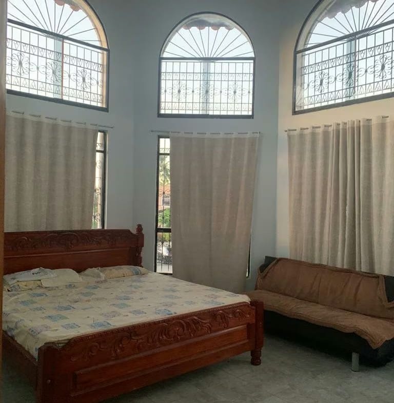 EXCELENTE CASA EN VENTA - 4