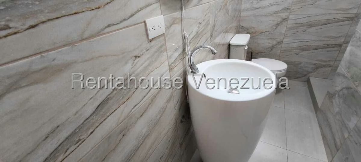 Casa (Duplex) en Venta en El Marques, Distrito Metropolitano - 39