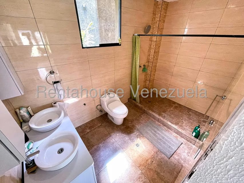 Casa (Duplex) en Venta en Club de Campo, Miranda - 33