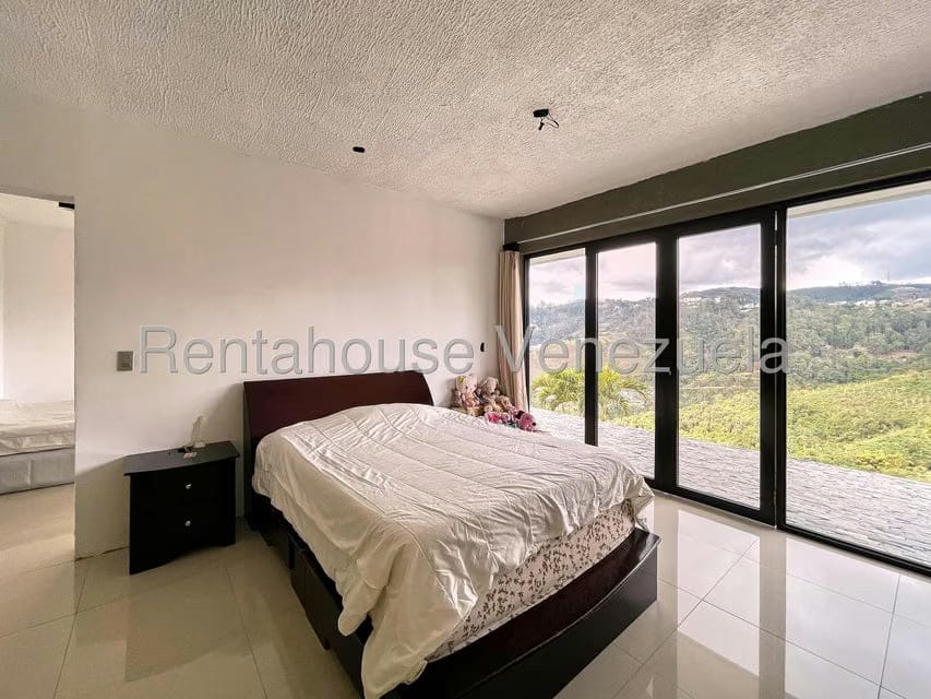 Casa (Duplex) en Venta en Club de Campo, Miranda - 35