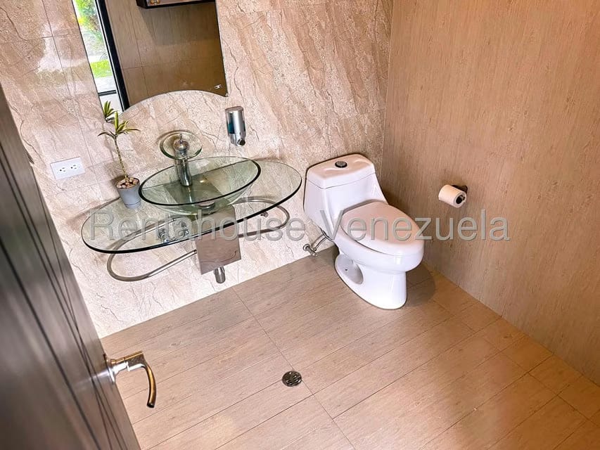Casa (Duplex) en Venta en Club de Campo, Miranda - 44