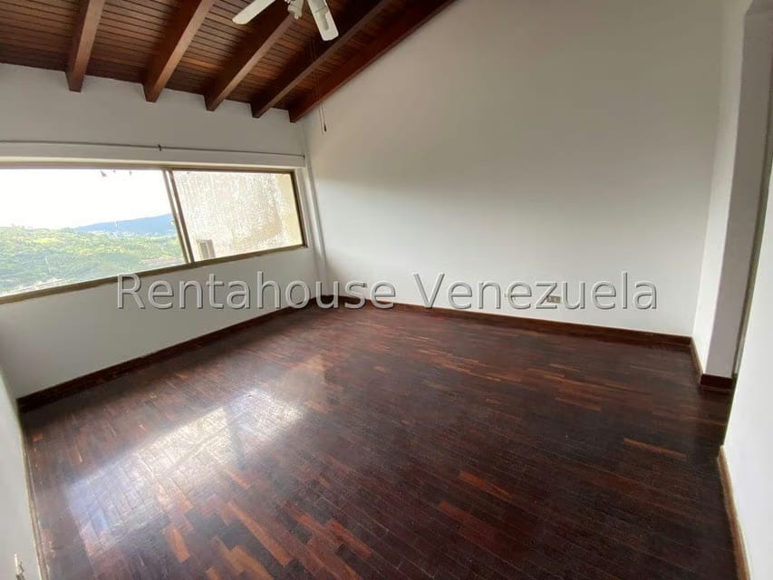 Casa (Duplex) en Alquiler en La Tahona, Distrito Metropolitano - 13