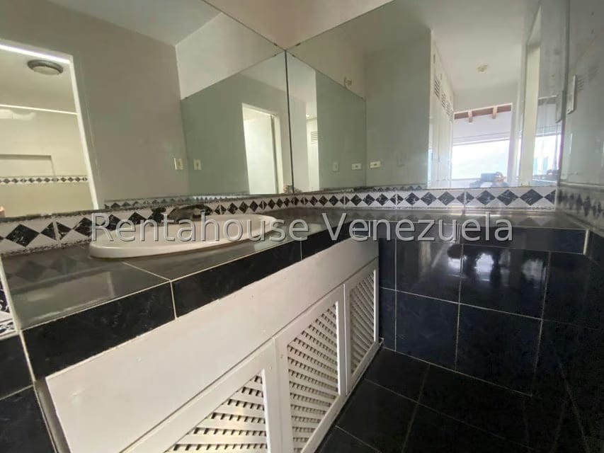 Casa (Duplex) en Alquiler en La Tahona, Distrito Metropolitano - 16