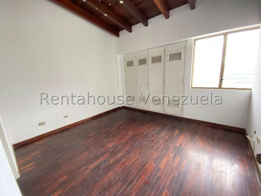 Casa (Duplex) en Alquiler en La Tahona, Distrito Metropolitano - 19