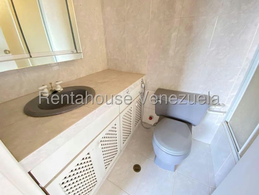 Casa (Duplex) en Alquiler en La Tahona, Distrito Metropolitano - 20