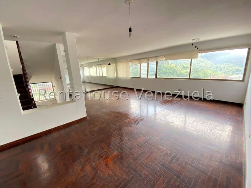 Casa (Duplex) en Alquiler en La Tahona, Distrito Metropolitano - 3