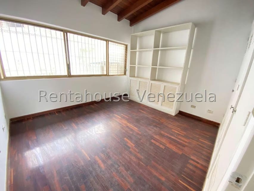 Casa (Duplex) en Alquiler en La Tahona, Distrito Metropolitano - 23
