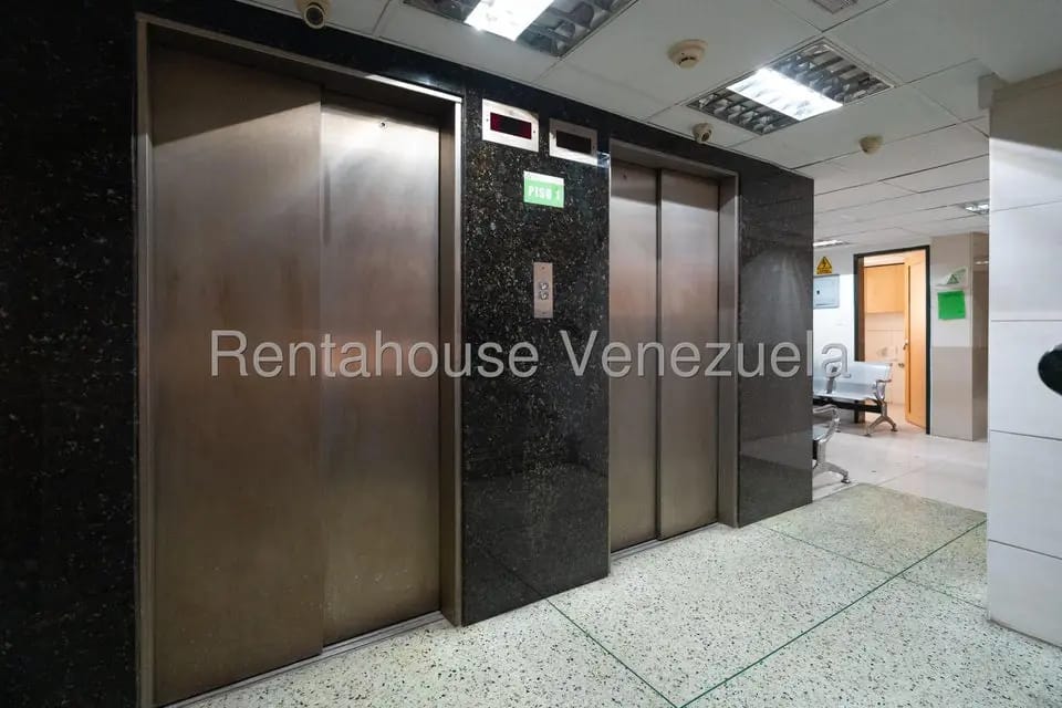 Comercial (Edificio) en Venta en Bello Monte, Distrito Metropolitano - 17