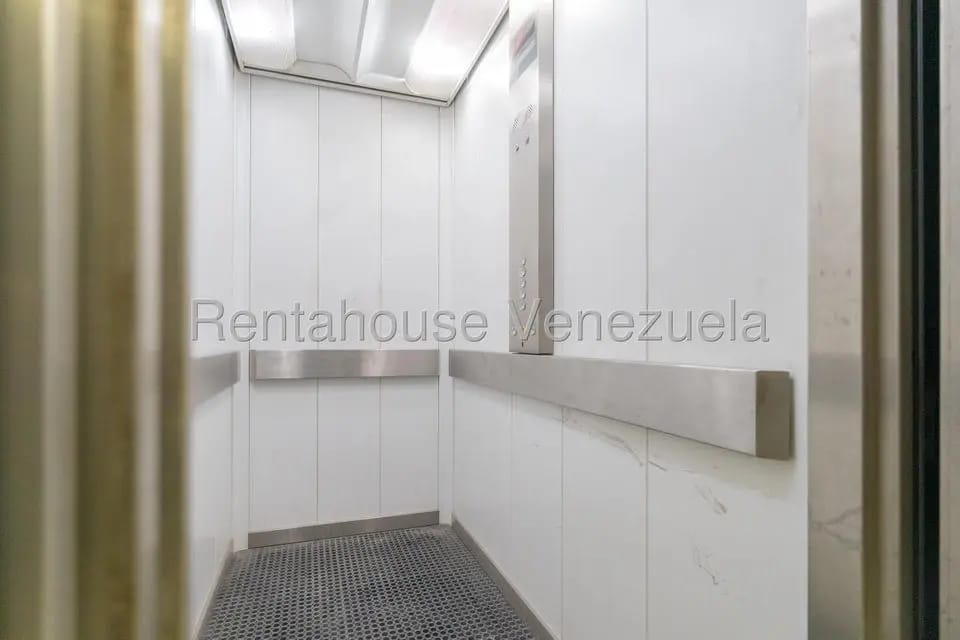 Comercial (Edificio) en Venta en Bello Monte, Distrito Metropolitano - 21