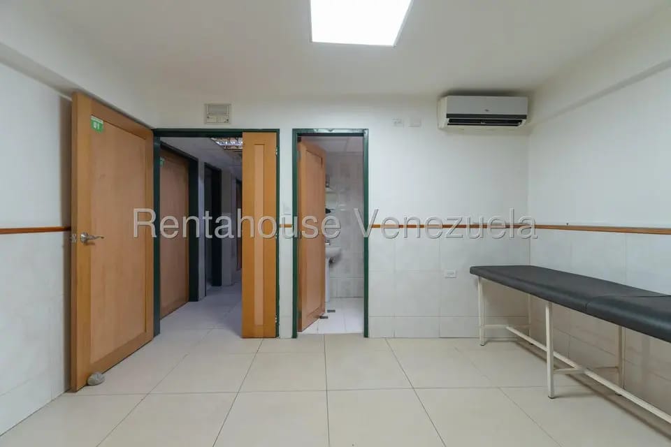Comercial (Edificio) en Venta en Bello Monte, Distrito Metropolitano - 32