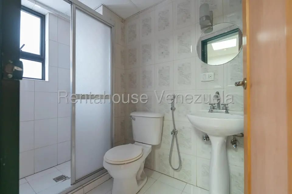 Comercial (Edificio) en Venta en Bello Monte, Distrito Metropolitano - 35