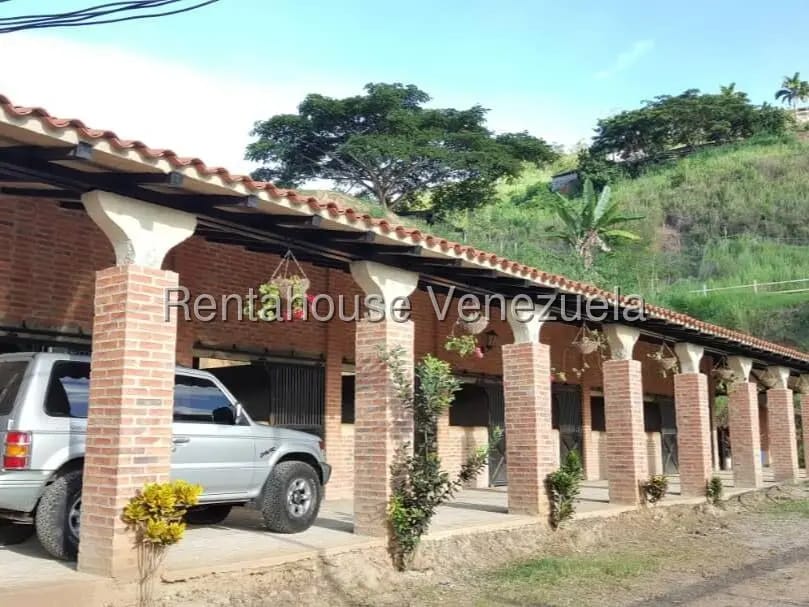 Terreno (Finca) en Venta en Parque Caiza, Distrito Metropolitano - 4