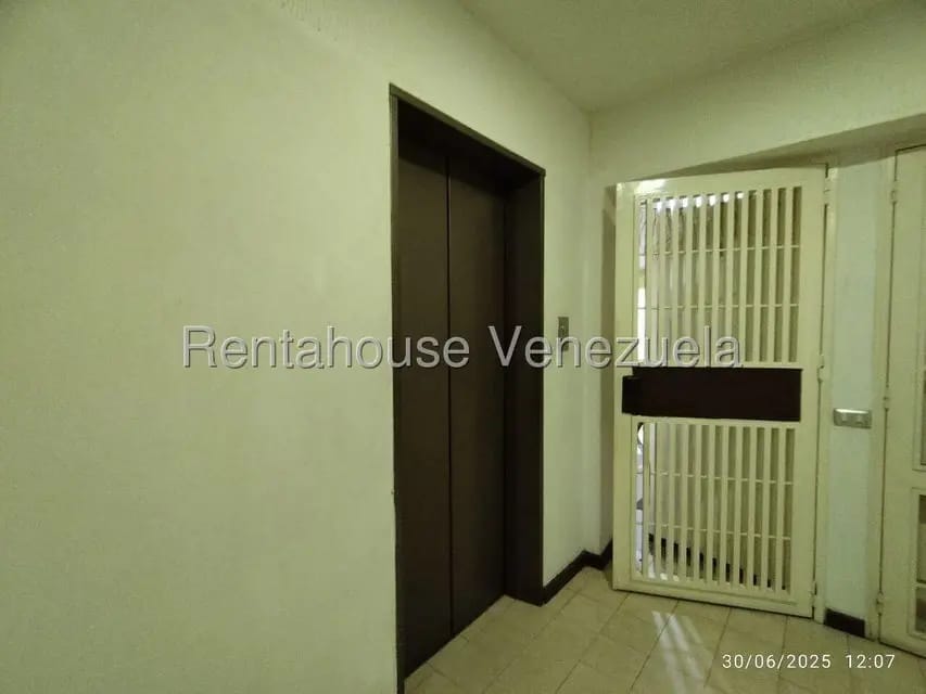 Apartamento (1 Nivel) en Venta en El Paraiso, Distrito Metropolitano - 21