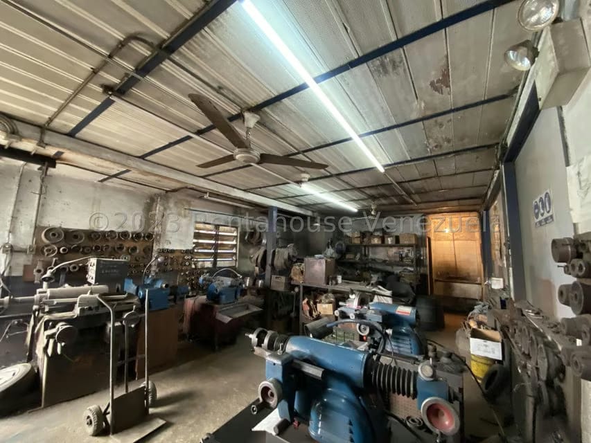 Comercial (Galpon - Deposito) en Venta en La Candelaria, Distrito Metropolitano - 15